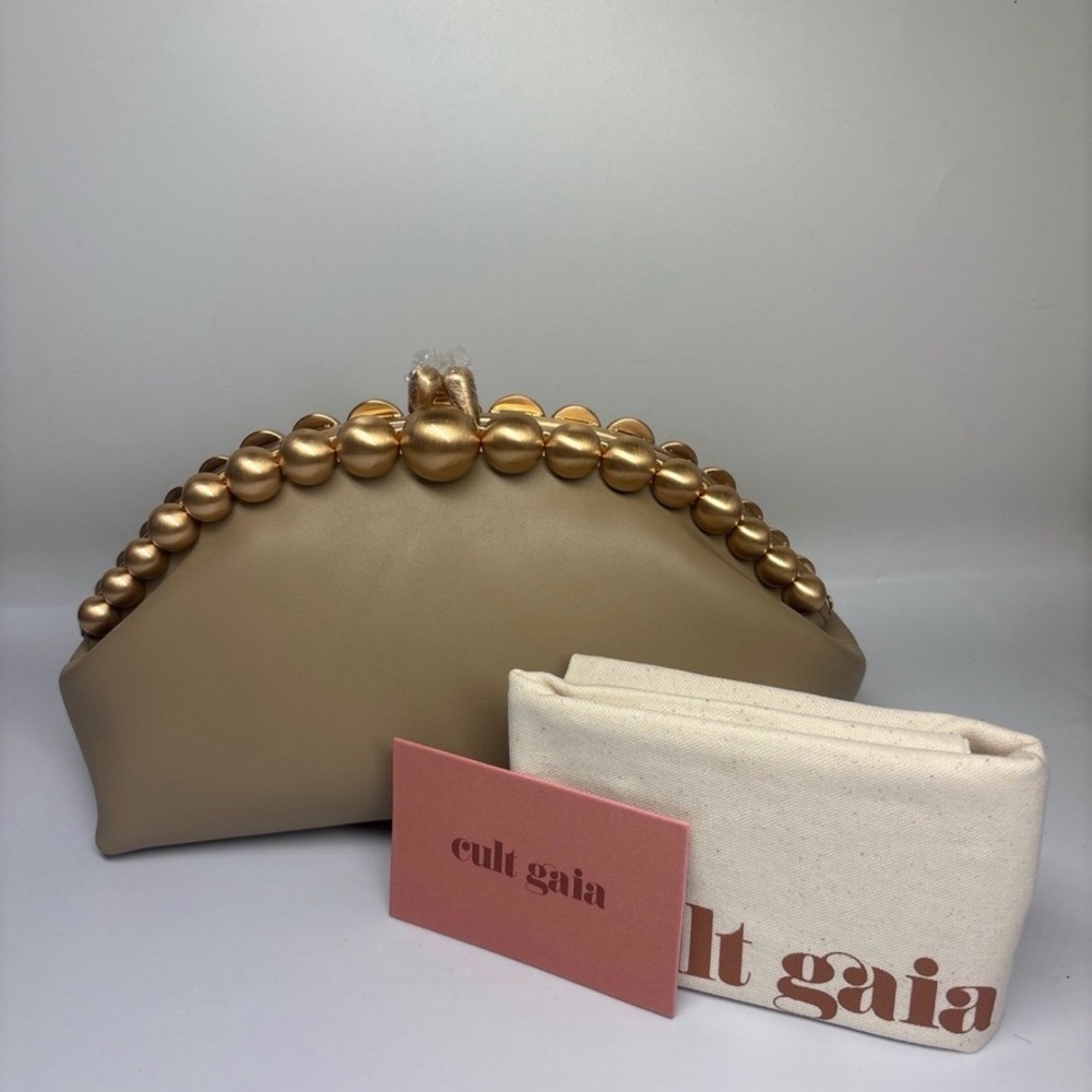NWT Cult Gaia Una Clutch In Color Sand Dollar